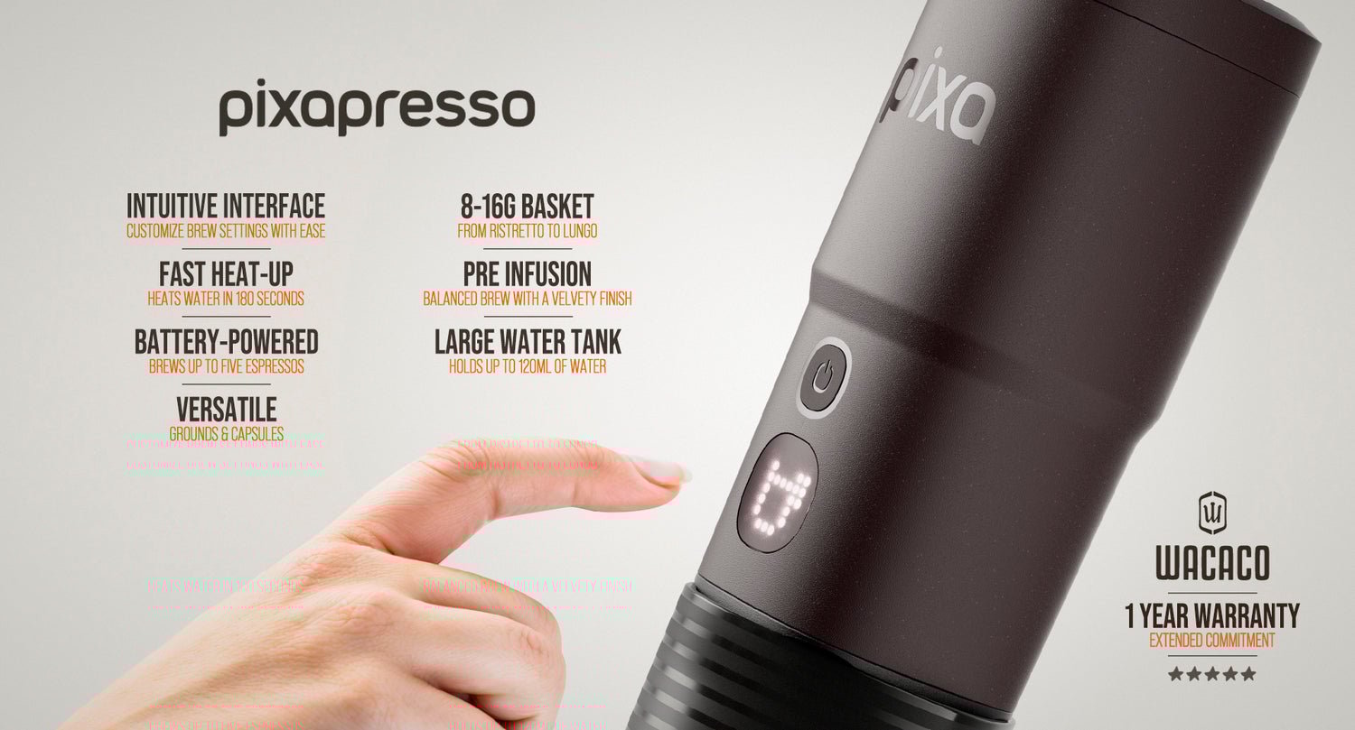 Едър план на Електрическа преносима кафемашина - Wacaco® Pixapresso, показващ нейните характеристики на светъл фон.